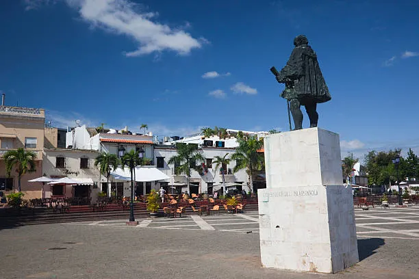 Santo Domingo - Estatua